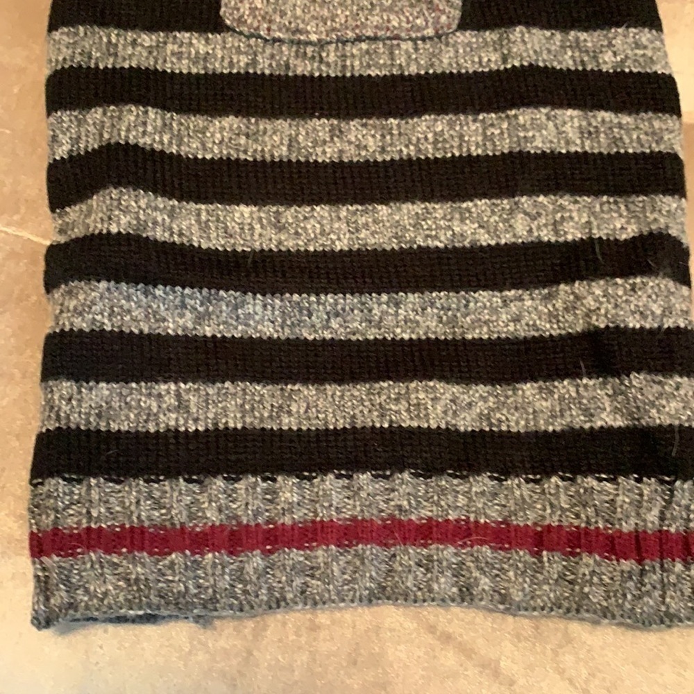 Small dog sweater, leash hole, pocket! - Picture 3 of 5